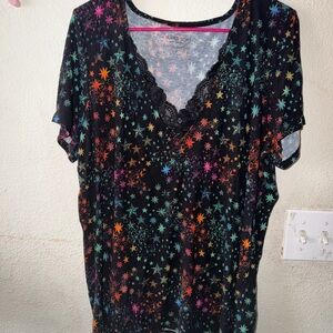 torrid Black V-Neck Tee with Multicolor Star Print